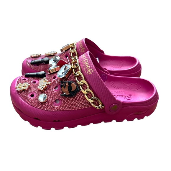 Skechers Shoes - Skechers x Snoop Dogg Arch Fit Rolling N Gold Round Closed Toe Clogs Women’s 8